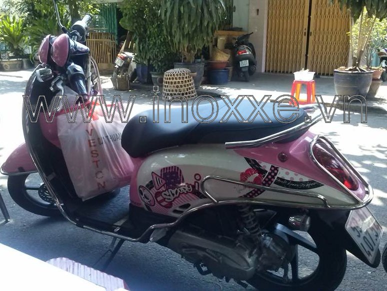 Khung bảo vệ xe Honda Scoopy-i_Khung inox xe